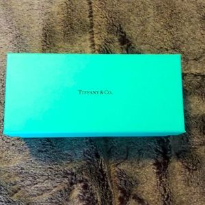 Tiffany & Co. box with glasses cleaning cloth